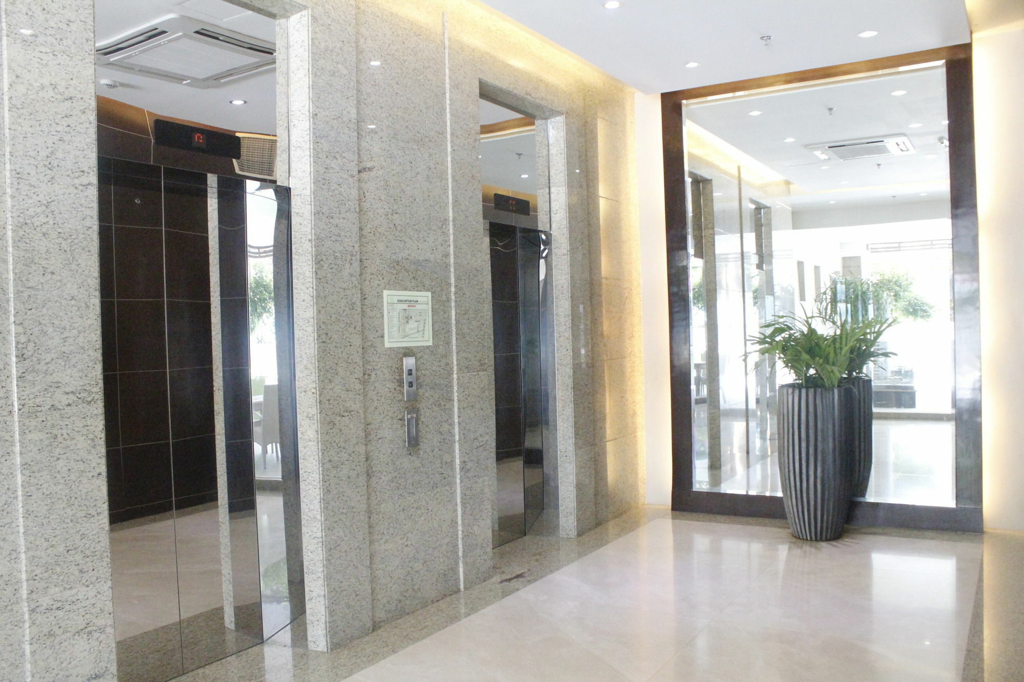 Padgett Place Prime Suites Cebu Ngoại thất bức ảnh